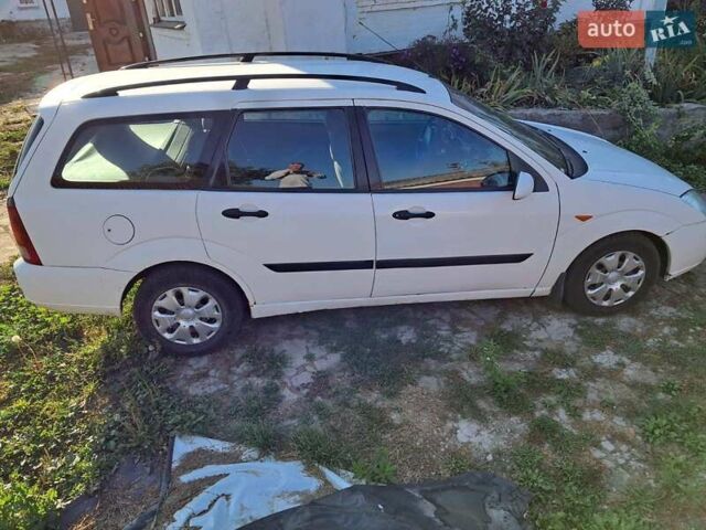 Белый Форд Фокус, объемом двигателя 1.75 л и пробегом 500 тыс. км за 3000 $, фото 1 на Automoto.ua