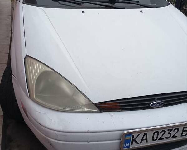 Белый Форд Фокус, объемом двигателя 2 л и пробегом 212 тыс. км за 2699 $, фото 2 на Automoto.ua