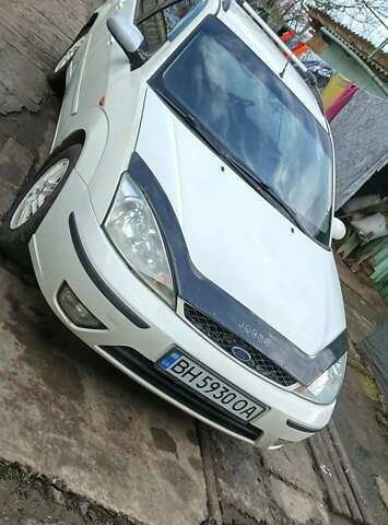 Белый Форд Фокус, объемом двигателя 1.8 л и пробегом 300 тыс. км за 3200 $, фото 1 на Automoto.ua