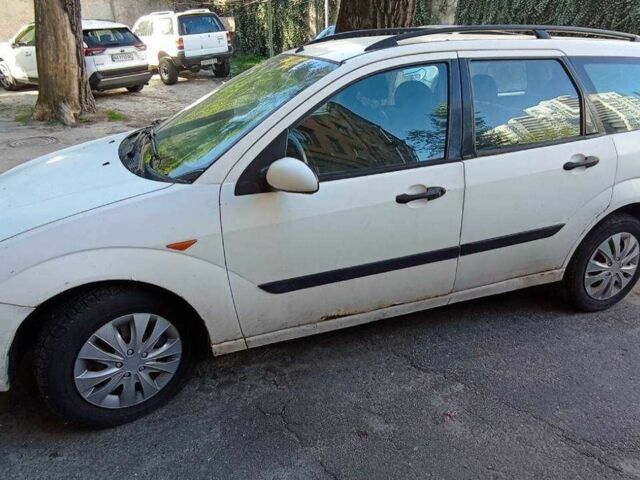 Белый Форд Фокус, объемом двигателя 1.6 л и пробегом 300 тыс. км за 2800 $, фото 6 на Automoto.ua