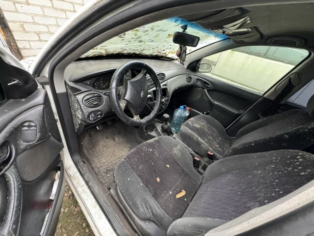 Белый Форд Фокус, объемом двигателя 2 л и пробегом 90 тыс. км за 680 $, фото 4 на Automoto.ua