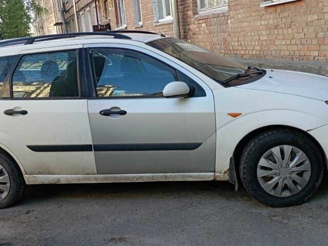 Белый Форд Фокус, объемом двигателя 1.6 л и пробегом 300 тыс. км за 2800 $, фото 2 на Automoto.ua
