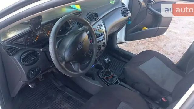 Белый Форд Фокус, объемом двигателя 1.6 л и пробегом 385 тыс. км за 2700 $, фото 29 на Automoto.ua