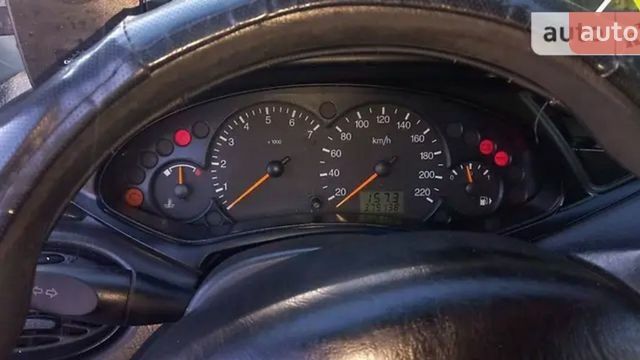 Белый Форд Фокус, объемом двигателя 1.6 л и пробегом 385 тыс. км за 2700 $, фото 30 на Automoto.ua