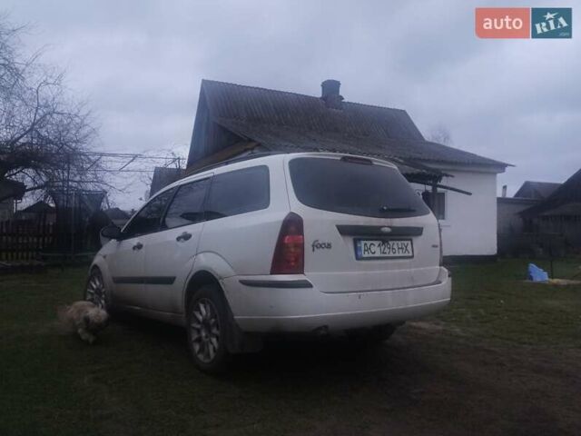 Белый Форд Фокус, объемом двигателя 1.75 л и пробегом 400 тыс. км за 3000 $, фото 3 на Automoto.ua