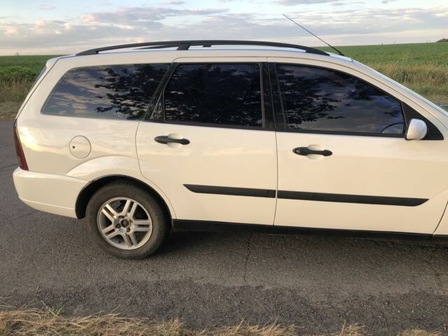 Білий Форд Фокус, об'ємом двигуна 1.6 л та пробігом 269 тис. км за 3000 $, фото 7 на Automoto.ua