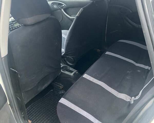 Белый Форд Фокус, объемом двигателя 1.6 л и пробегом 301 тыс. км за 3300 $, фото 7 на Automoto.ua