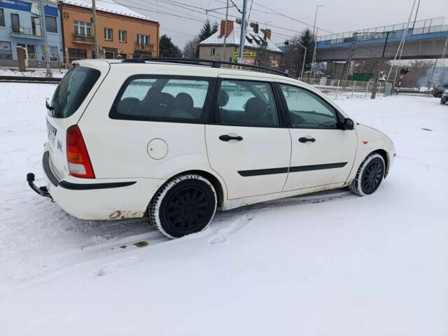 Белый Форд Фокус, объемом двигателя 0 л и пробегом 256 тыс. км за 1300 $, фото 4 на Automoto.ua