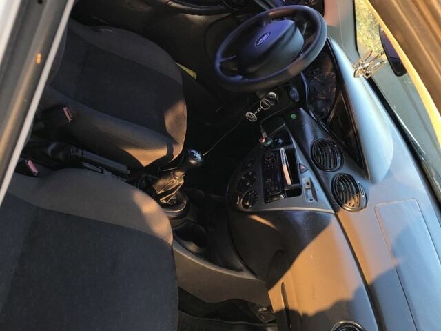 Білий Форд Фокус, об'ємом двигуна 1.6 л та пробігом 269 тис. км за 3000 $, фото 10 на Automoto.ua