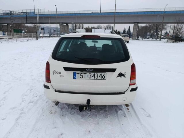 Белый Форд Фокус, объемом двигателя 0 л и пробегом 256 тыс. км за 1300 $, фото 1 на Automoto.ua