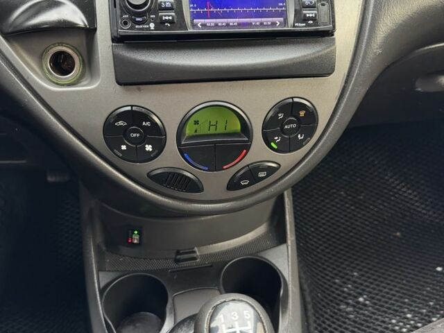 Білий Форд Фокус, об'ємом двигуна 1.8 л та пробігом 280 тис. км за 2600 $, фото 14 на Automoto.ua