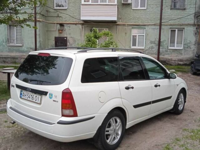 Белый Форд Фокус, объемом двигателя 1.8 л и пробегом 250 тыс. км за 3500 $, фото 1 на Automoto.ua