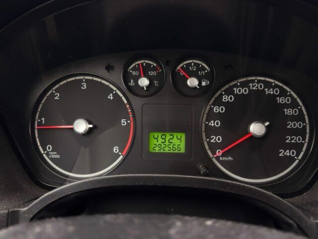 Белый Форд Фокус, объемом двигателя 0 л и пробегом 292 тыс. км за 1350 $, фото 9 на Automoto.ua