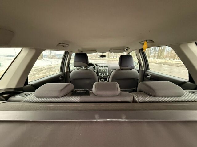 Белый Форд Фокус, объемом двигателя 0 л и пробегом 292 тыс. км за 1350 $, фото 5 на Automoto.ua