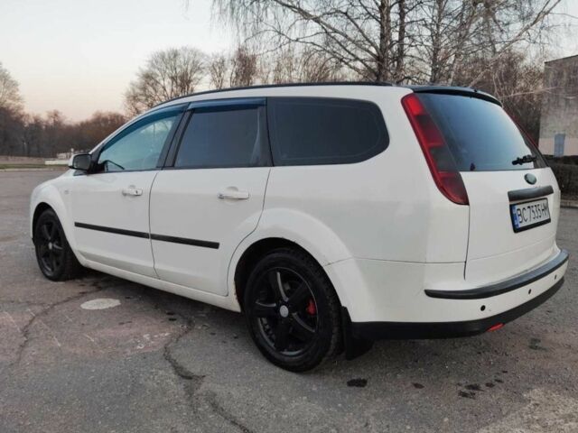 Білий Форд Фокус, об'ємом двигуна 2 л та пробігом 367 тис. км за 4500 $, фото 6 на Automoto.ua