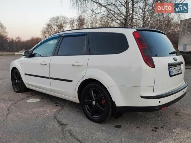 Белый Форд Фокус, объемом двигателя 2 л и пробегом 367 тыс. км за 4500 $, фото 6 на Automoto.ua