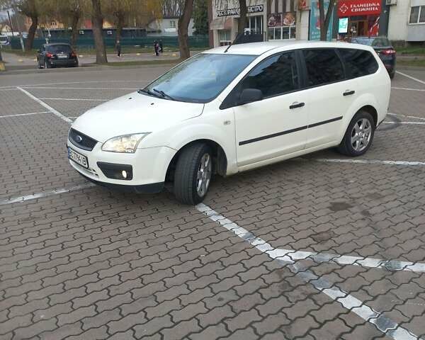 Білий Форд Фокус, об'ємом двигуна 1.56 л та пробігом 275 тис. км за 4600 $, фото 8 на Automoto.ua