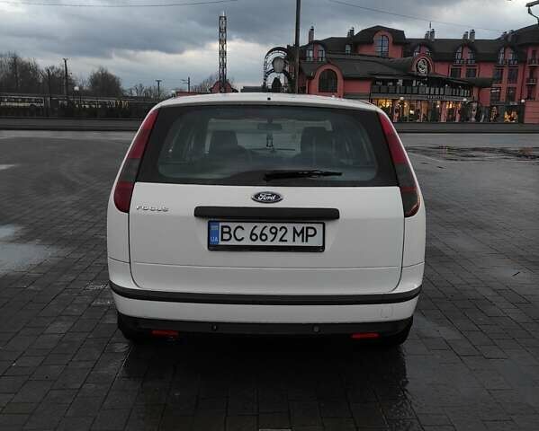 Белый Форд Фокус, объемом двигателя 1.6 л и пробегом 281 тыс. км за 4200 $, фото 5 на Automoto.ua