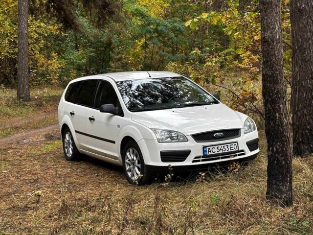 Белый Форд Фокус, объемом двигателя 1.6 л и пробегом 287 тыс. км за 4500 $, фото 8 на Automoto.ua