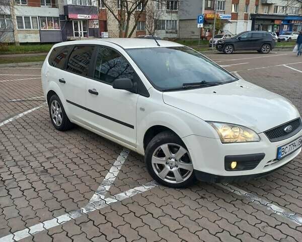 Білий Форд Фокус, об'ємом двигуна 1.56 л та пробігом 275 тис. км за 4600 $, фото 6 на Automoto.ua