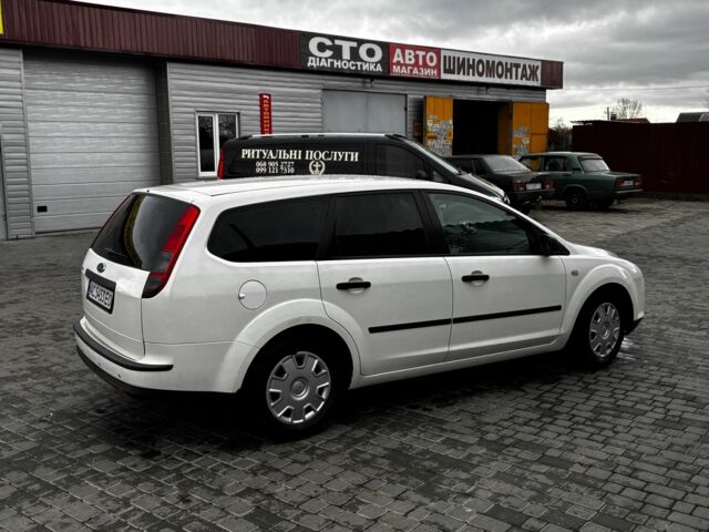 Белый Форд Фокус, объемом двигателя 1.6 л и пробегом 287 тыс. км за 4500 $, фото 7 на Automoto.ua