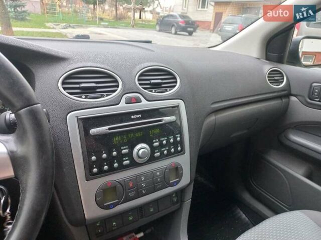 Білий Форд Фокус, об'ємом двигуна 1.56 л та пробігом 275 тис. км за 4600 $, фото 19 на Automoto.ua