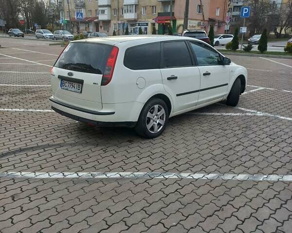Білий Форд Фокус, об'ємом двигуна 1.56 л та пробігом 275 тис. км за 4600 $, фото 13 на Automoto.ua