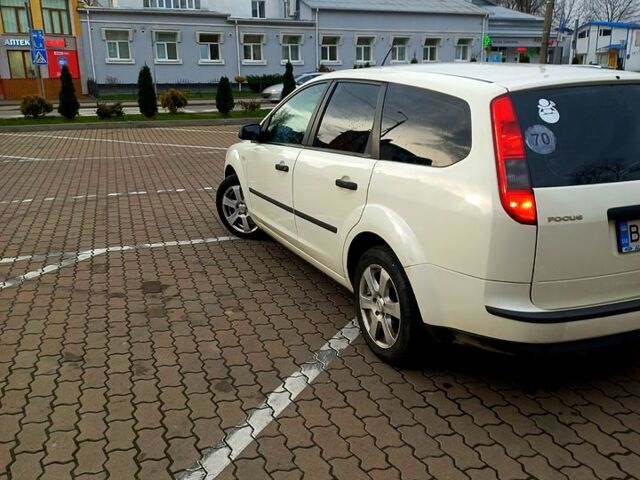 Белый Форд Фокус, объемом двигателя 1.6 л и пробегом 27500 тыс. км за 4500 $, фото 2 на Automoto.ua