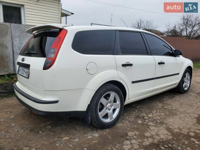 Білий Форд Фокус, об'ємом двигуна 1.6 л та пробігом 247 тис. км за 5400 $, фото 10 на Automoto.ua