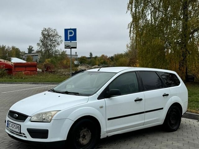 Білий Форд Фокус, об'ємом двигуна 1.56 л та пробігом 319 тис. км за 3900 $, фото 2 на Automoto.ua