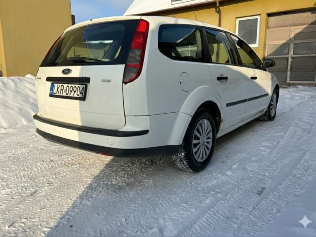 Білий Форд Фокус, об'ємом двигуна 0 л та пробігом 200 тис. км за 2399 $, фото 2 на Automoto.ua