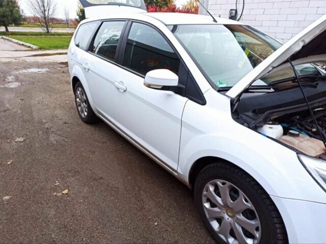 Білий Форд Фокус, об'ємом двигуна 2 л та пробігом 250 тис. км за 6500 $, фото 5 на Automoto.ua