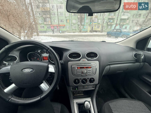 Белый Форд Фокус, объемом двигателя 1.6 л и пробегом 213 тыс. км за 5900 $, фото 6 на Automoto.ua