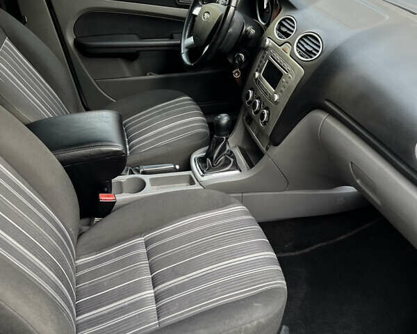 Белый Форд Фокус, объемом двигателя 1.8 л и пробегом 245 тыс. км за 4800 $, фото 14 на Automoto.ua