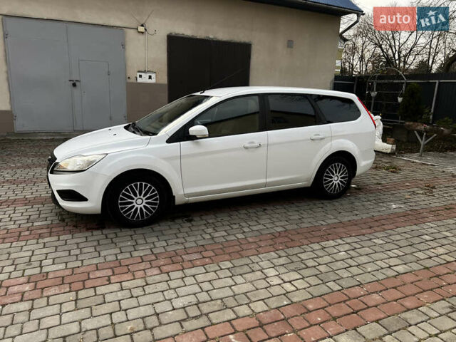 Белый Форд Фокус, объемом двигателя 1.8 л и пробегом 245 тыс. км за 4800 $, фото 13 на Automoto.ua