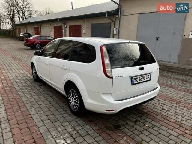 Белый Форд Фокус, объемом двигателя 1.8 л и пробегом 245 тыс. км за 4800 $, фото 10 на Automoto.ua