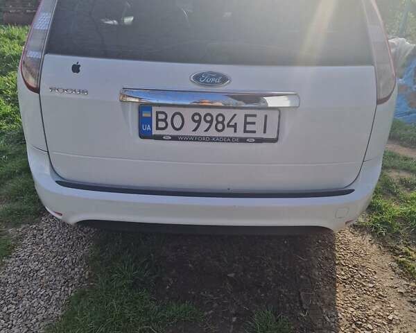 Білий Форд Фокус, об'ємом двигуна 1.6 л та пробігом 164 тис. км за 5600 $, фото 6 на Automoto.ua