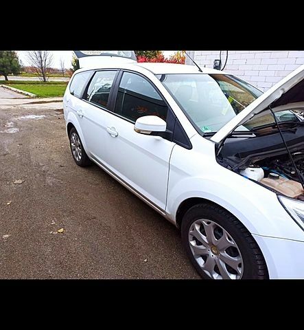 Белый Форд Фокус, объемом двигателя 2 л и пробегом 25000 тыс. км за 6500 $, фото 5 на Automoto.ua