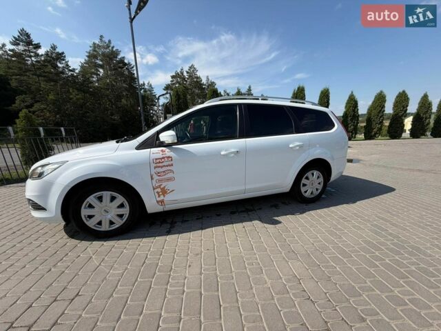 Белый Форд Фокус, объемом двигателя 1.6 л и пробегом 206 тыс. км за 4800 $, фото 7 на Automoto.ua