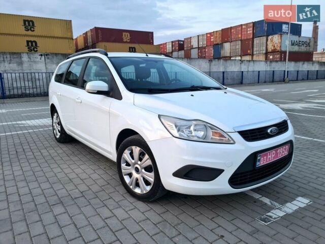 Белый Форд Фокус, объемом двигателя 1.6 л и пробегом 244 тыс. км за 5350 $, фото 3 на Automoto.ua