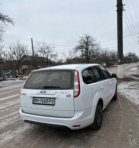 Белый Форд Фокус, объемом двигателя 2 л и пробегом 256 тыс. км за 6500 $, фото 2 на Automoto.ua