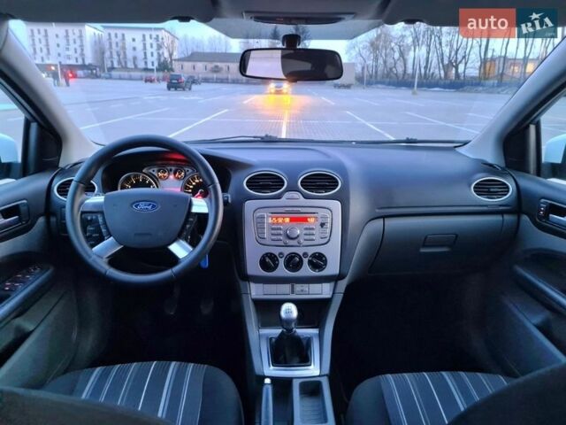 Белый Форд Фокус, объемом двигателя 1.6 л и пробегом 244 тыс. км за 5350 $, фото 40 на Automoto.ua