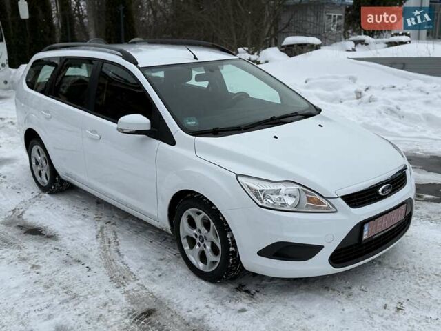 Белый Форд Фокус, объемом двигателя 0 л и пробегом 174 тыс. км за 5999 $, фото 5 на Automoto.ua