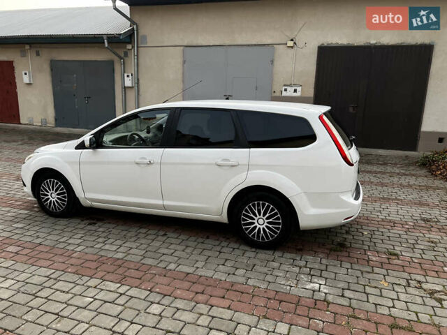 Белый Форд Фокус, объемом двигателя 1.8 л и пробегом 245 тыс. км за 4800 $, фото 11 на Automoto.ua