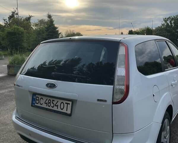 Белый Форд Фокус, объемом двигателя 1.6 л и пробегом 255 тыс. км за 4900 $, фото 6 на Automoto.ua
