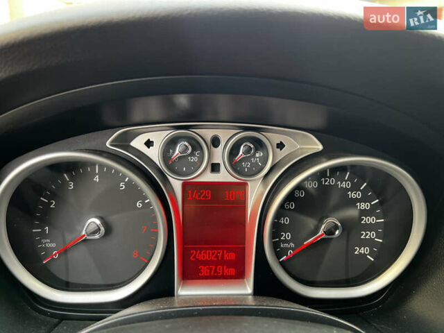 Белый Форд Фокус, объемом двигателя 1.8 л и пробегом 245 тыс. км за 4800 $, фото 19 на Automoto.ua