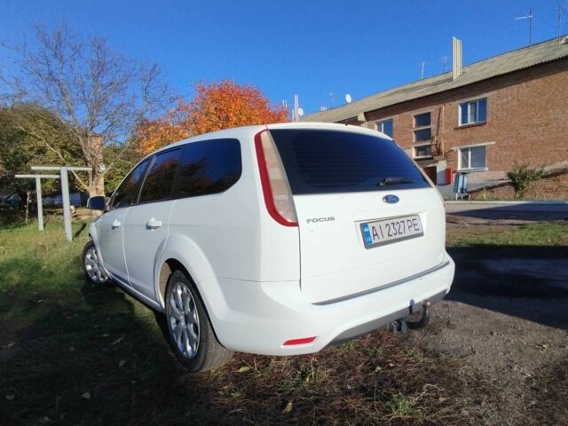 Белый Форд Фокус, объемом двигателя 1.6 л и пробегом 193 тыс. км за 5600 $, фото 2 на Automoto.ua