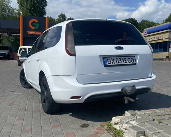 Белый Форд Фокус, объемом двигателя 1.56 л и пробегом 260 тыс. км за 5300 $, фото 5 на Automoto.ua