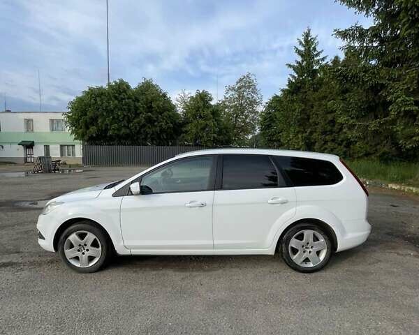 Белый Форд Фокус, объемом двигателя 1.6 л и пробегом 255 тыс. км за 4900 $, фото 9 на Automoto.ua