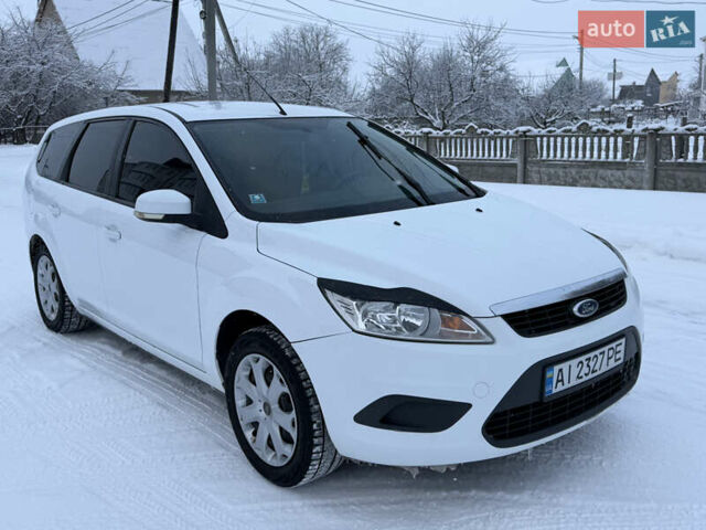 Білий Форд Фокус, об'ємом двигуна 1.6 л та пробігом 200 тис. км за 5500 $, фото 2 на Automoto.ua